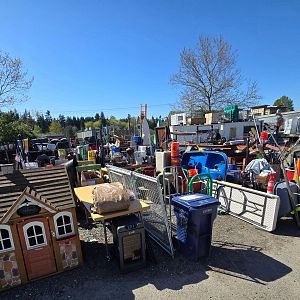 Yard sale photo in Woodinville, WA