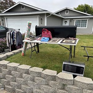 Yard sale photo in Elk Grove, CA