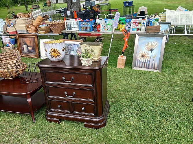 Huge yard Sale Open Today MONDAY HUGE photo