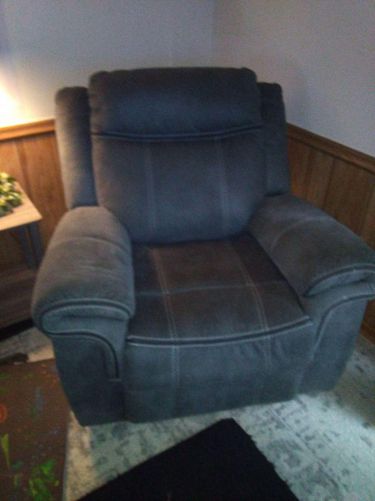 Moving out sale photo