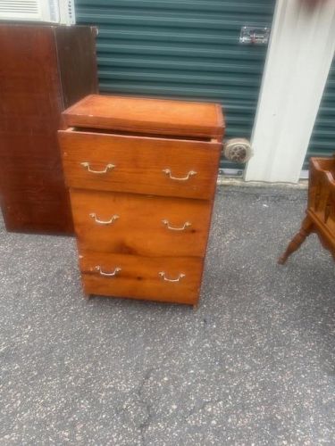 RARITAN SELF STORAGE FURNITURE AND HH ITEMS photo