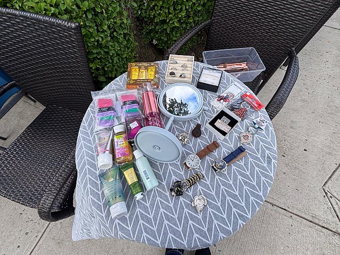 🌞 HUGE INDOOR & OUTDOOR YARD SALE 🌞 📍 240 Manor Road photo
