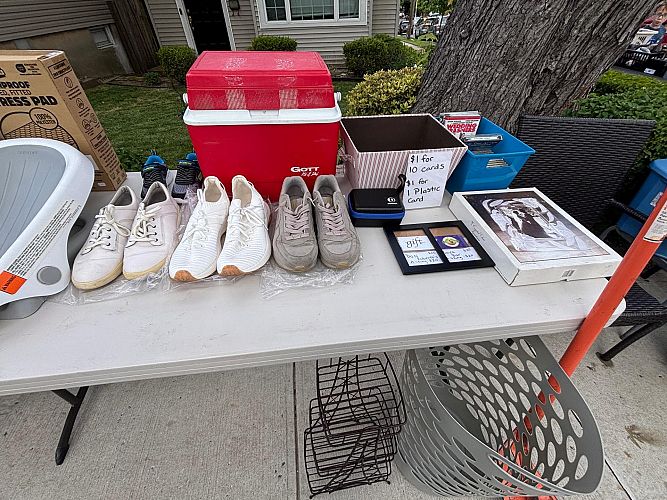 🌞 HUGE INDOOR & OUTDOOR YARD SALE 🌞 📍 240 Manor Road photo