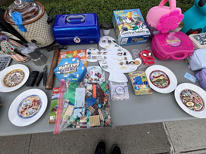 🌞 HUGE INDOOR & OUTDOOR YARD SALE 🌞 📍 240 Manor Road photo