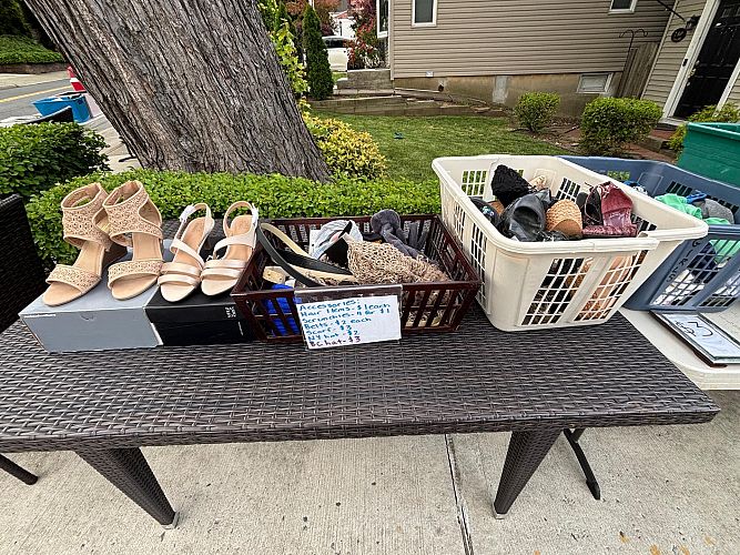 🌞 HUGE INDOOR & OUTDOOR YARD SALE 🌞 📍 240 Manor Road photo
