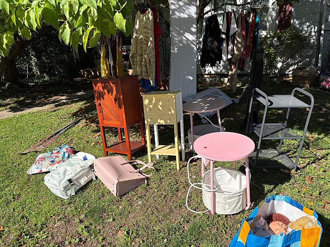 Yard sale photo