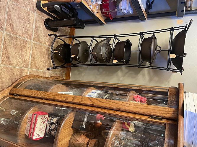 Cast Iron Dressers misc tools photo