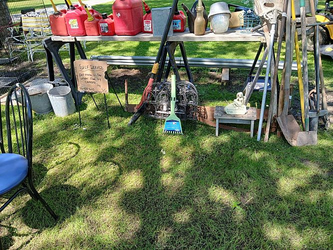 Outdoor Yard Stuff , Kennels 10.00 each photo