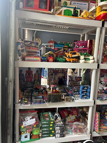 Extremely Large Multi Family yard sale photo