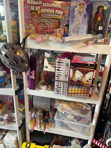 Extremely Large Multi Family yard sale photo