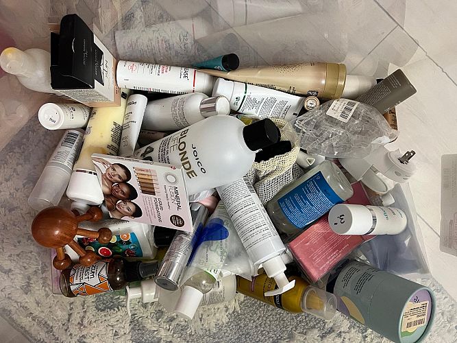 Huge yard sale photo